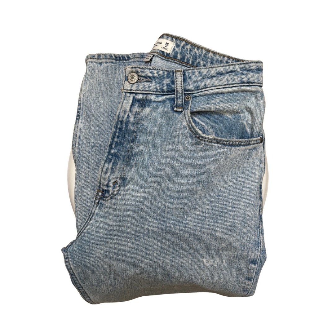 Abercrombie curve love 90s Relaxed High Rise jeans. size 28R Curve Love